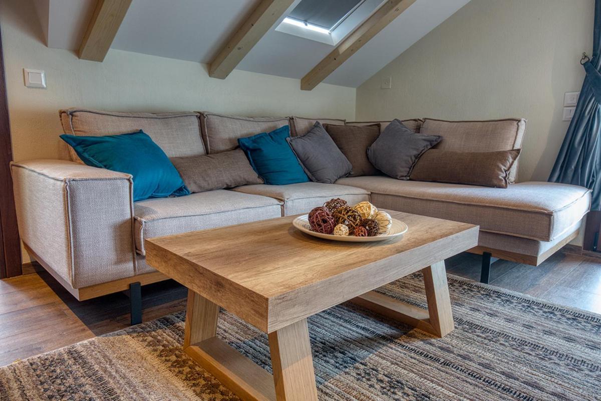 Giataki Apartment Eláti Екстериор снимка