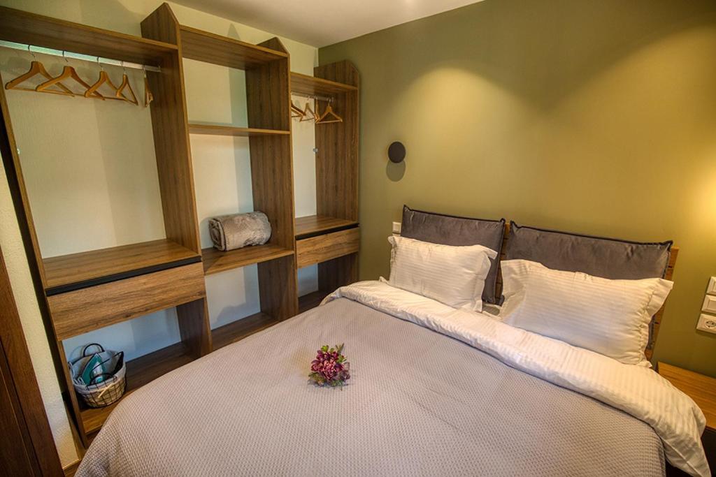 Giataki Apartment Eláti Екстериор снимка