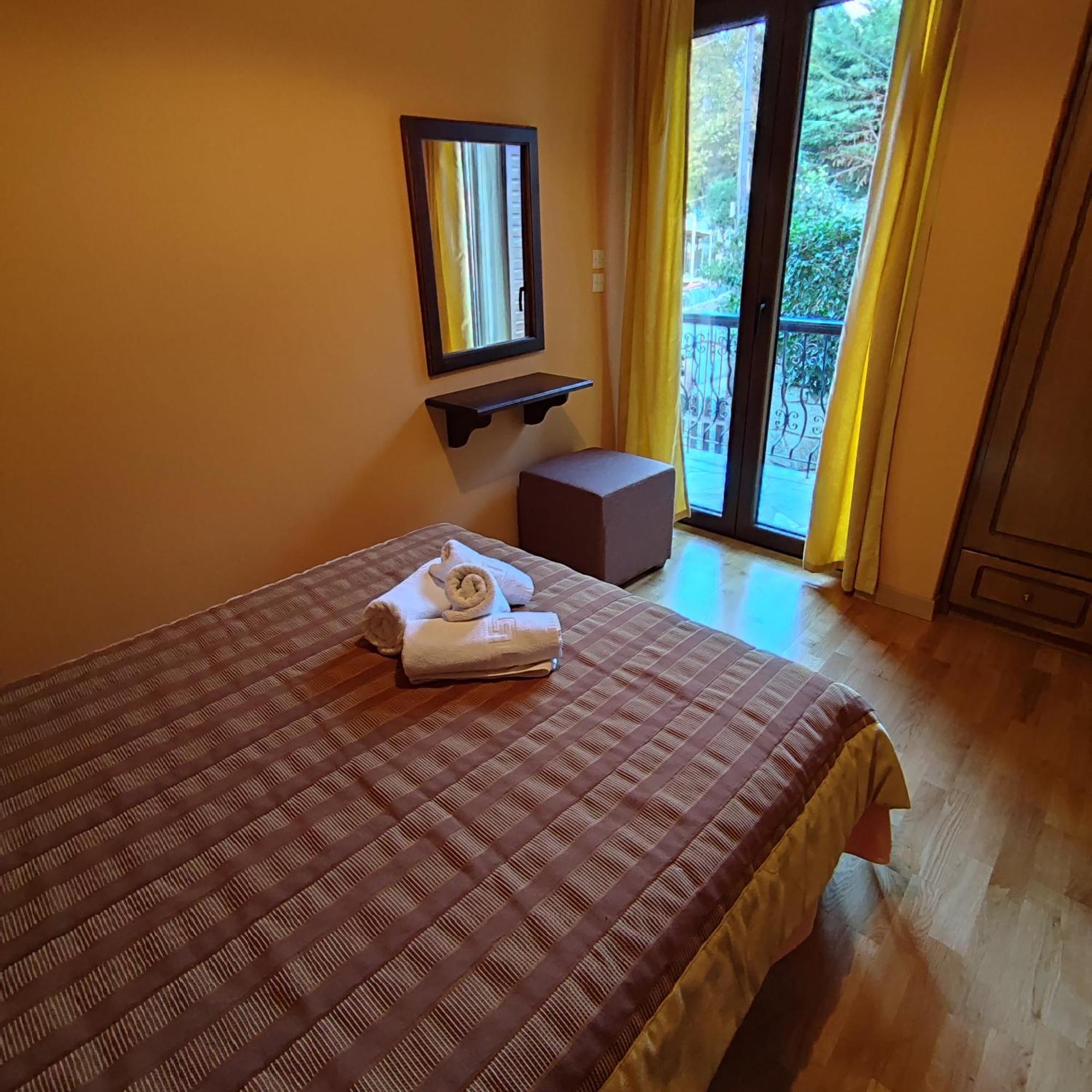 Giataki Apartment Eláti Екстериор снимка